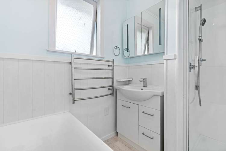 1/12 Riverpark Crescent Henderson_12