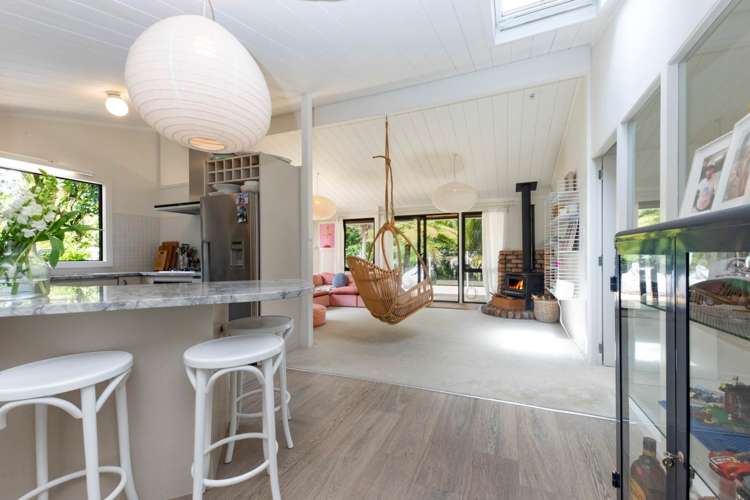 156 Woodlands Park Road Titirangi_2