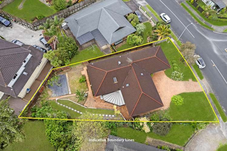 25 Lexington Drive Botany Downs_24