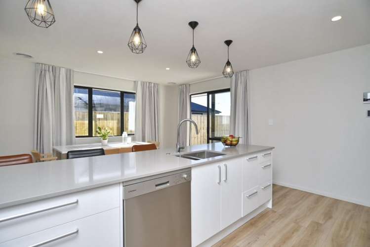 3 Woodford Avenue Woodend_9