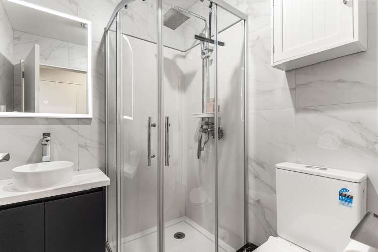 3/6 Hepburn Road Glendene_16