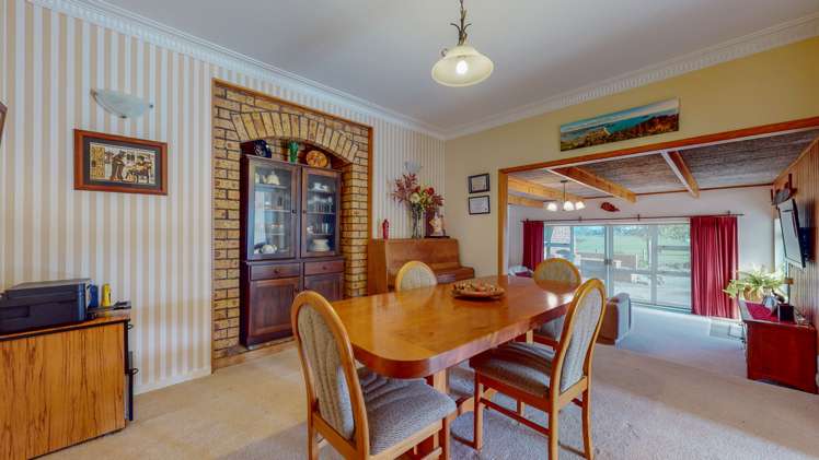 8 Heaven Road Waitakaruru_9