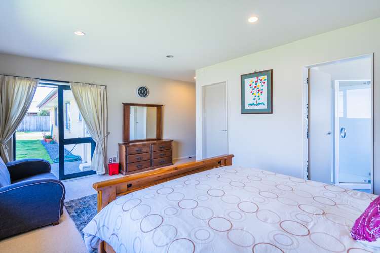 108 Guildford Drive Paraparaumu Beach_13