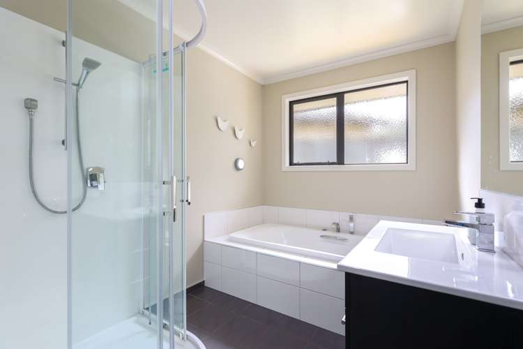 8 Sanctuary Drive Stoke_12