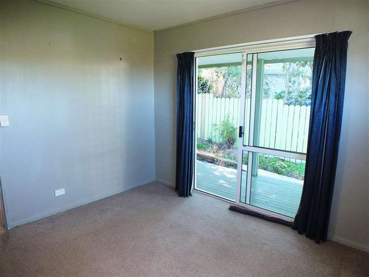 64 D'Oyly Drive Stanmore Bay_5