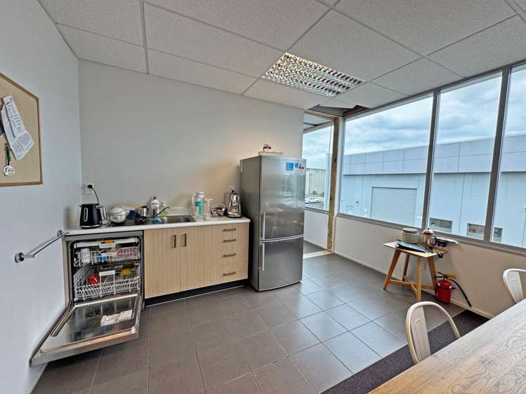Unit E5/27 William Pickering Drive Rosedale_4