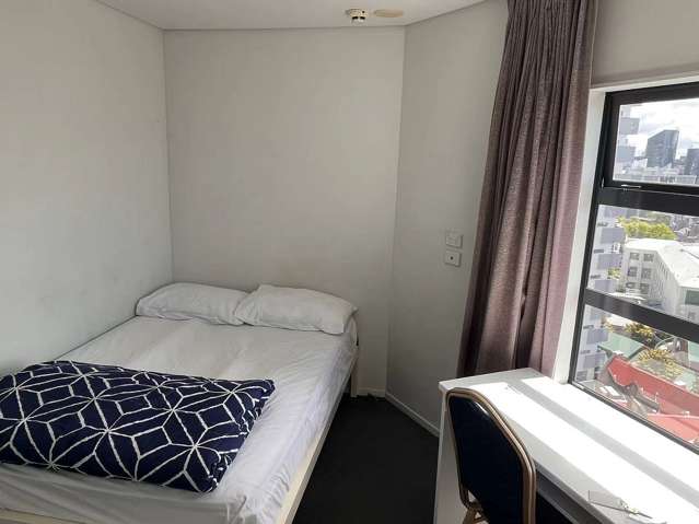 2 bedroom apartment (2 mins from university)