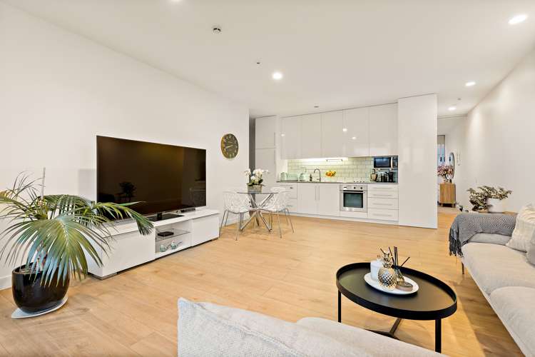 2b/6 Fisher-Point Drive Auckland Central_6