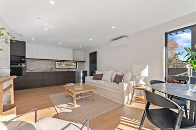 1/10 Seddon Street_3