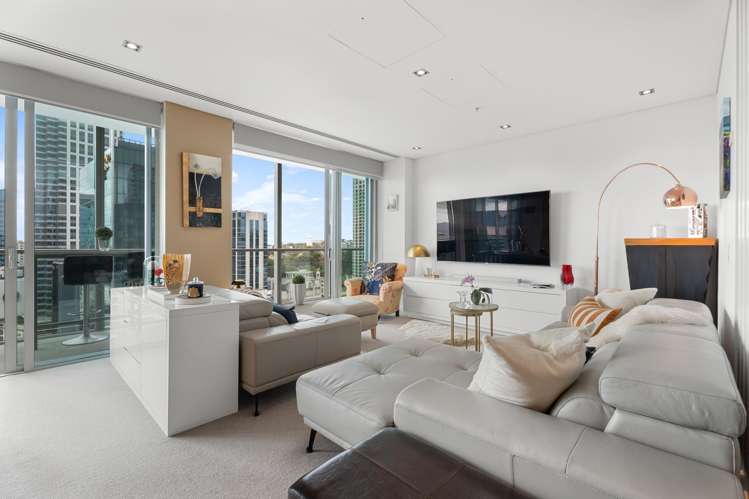 1807/26 Albert Street_5