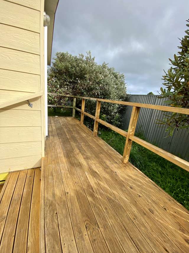 7 Exeter Crescent Takaro_1