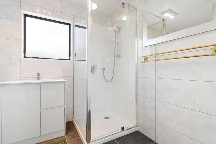 2/10 Trevor Hosken Drive Wiri_12