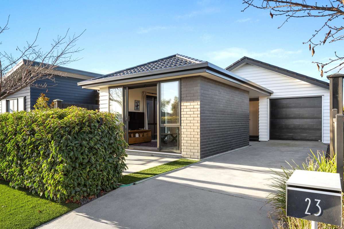 23 Royal Way_0
