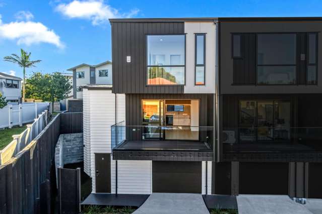 New Freehold Homes in Oteha - 17B & 17E