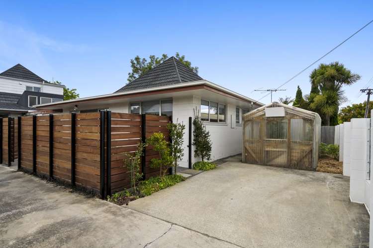 77A Mays Road St Albans_11