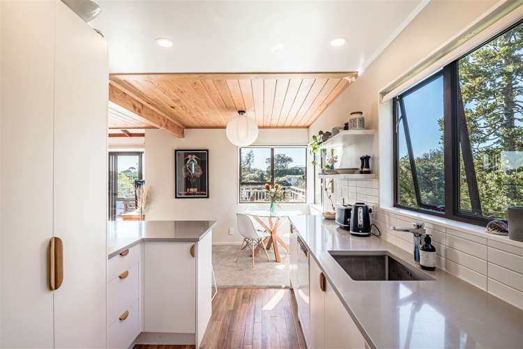 7 Telstar Place Beach Haven_10