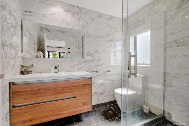 17 Oak Bark Drive Schnapper Rock_16