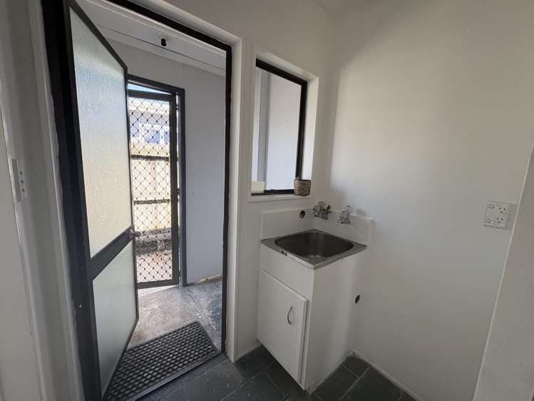 54A Lord Cobham Avenue 11597_12