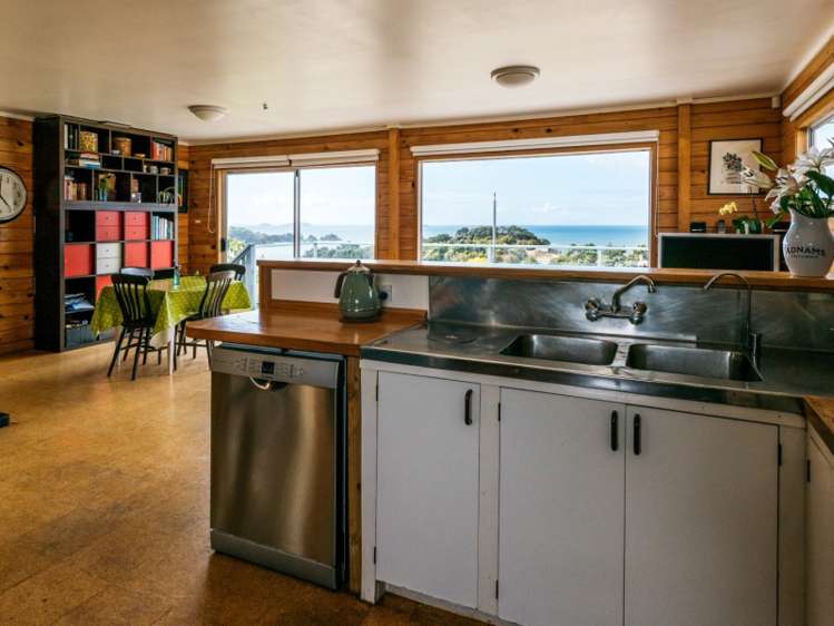 22 Queens Drive Oneroa_12