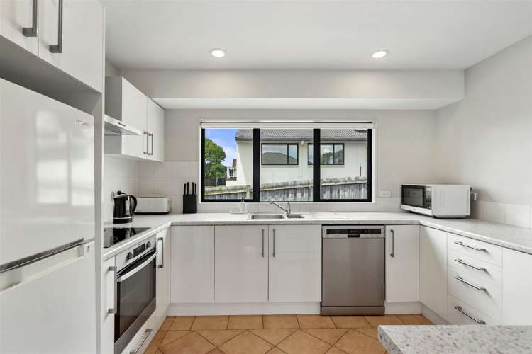 8a Aeroview Drive Beach Haven_9