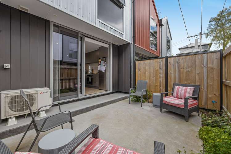8/20 Henderson Street Mornington_4