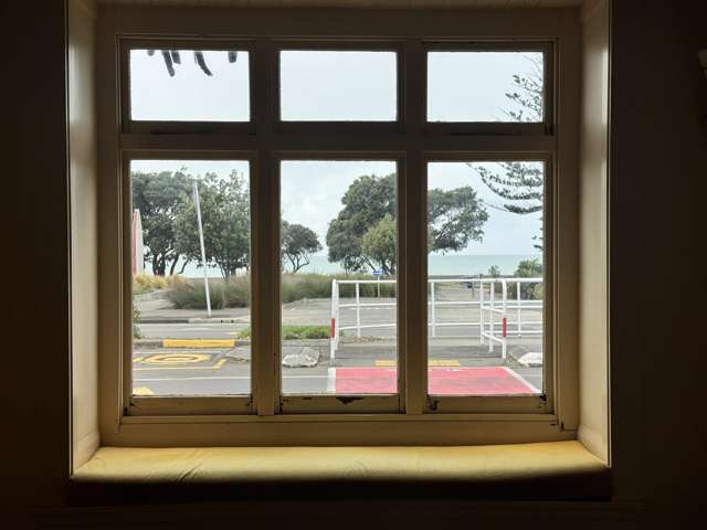 209 Marine Parade Napier South_2