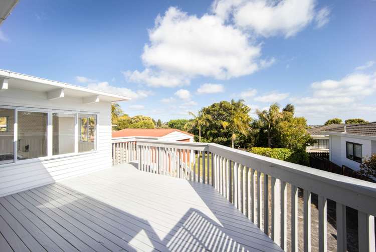 67 Golf Road New Lynn_16