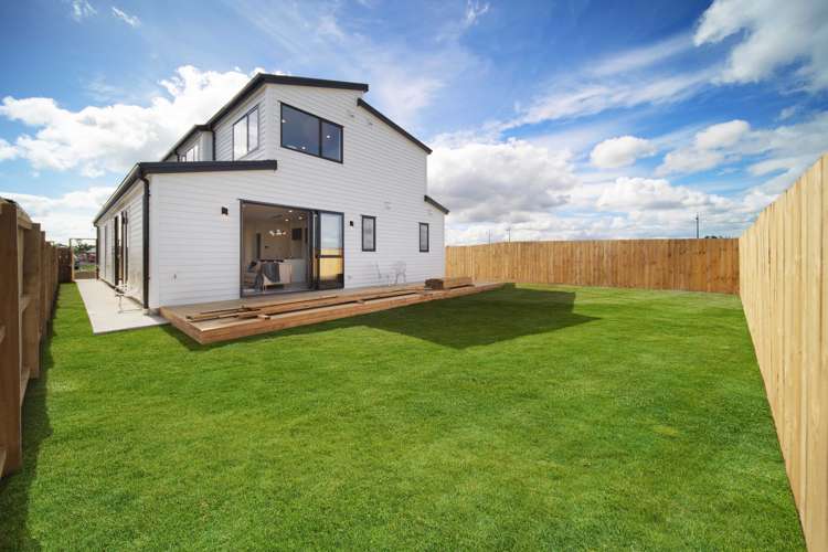 13 Korowhiti Road Clarks Beach_11