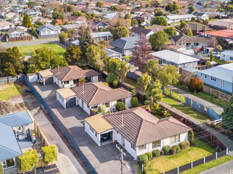 2/64 Neill Street Hornby_12