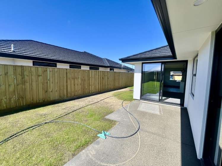 21 Muldowney Drive 11103_16