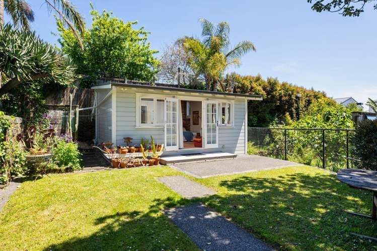 707 & 707B New North Road Mount Albert_30