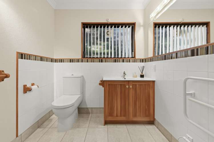 48 Hillcrest Road Otumoetai_14
