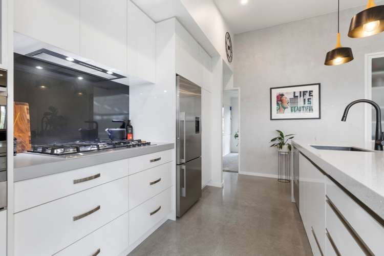 227 Lakes Boulevard Pyes Pa_13