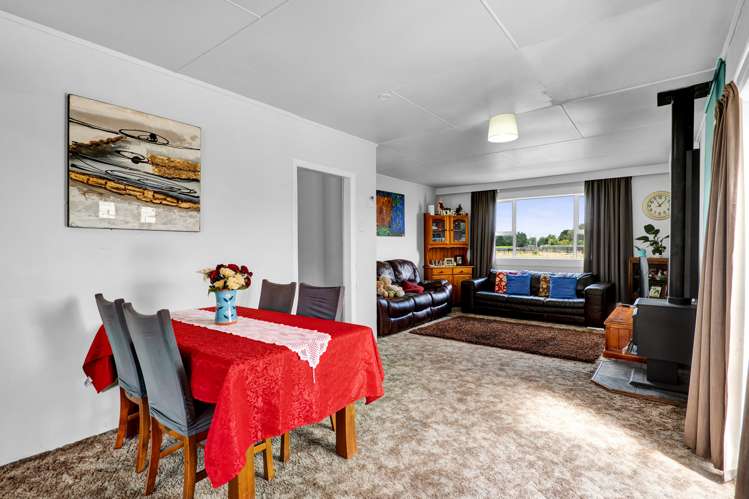 84 Mawhitiwhiti Road Normanby_11