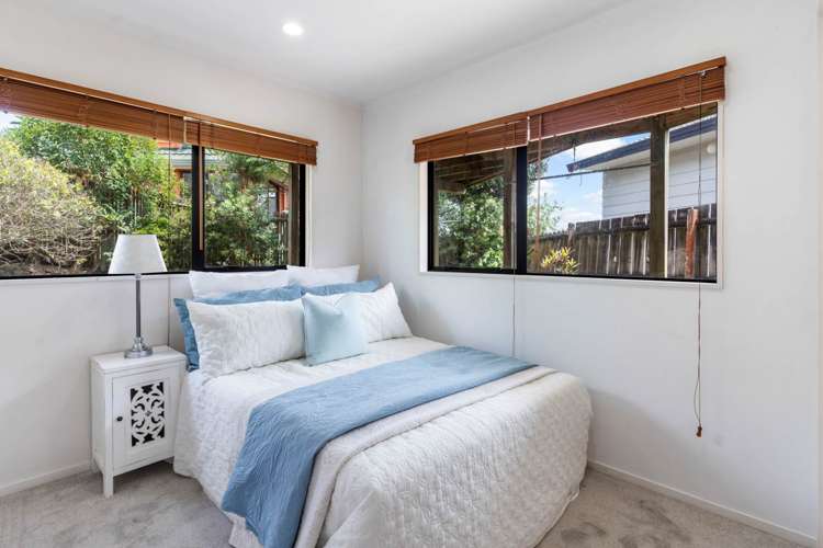 2/4 Mercury Lane Windsor Park_10