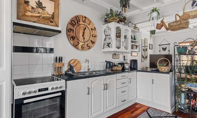 Easy living on Ellis