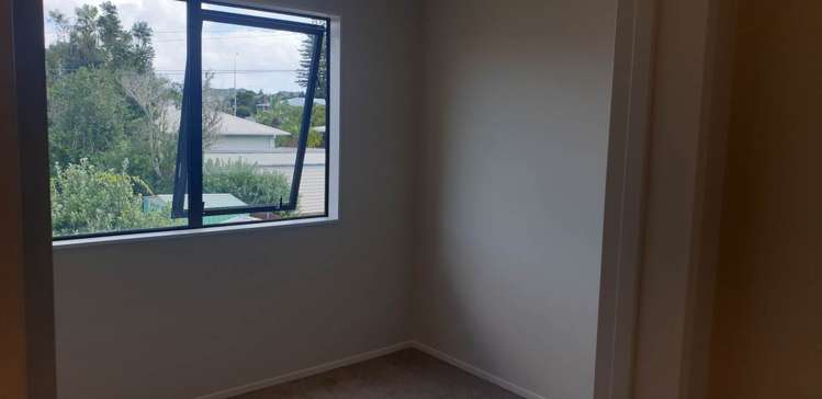 10f Roberts Road Te Atatu South_5