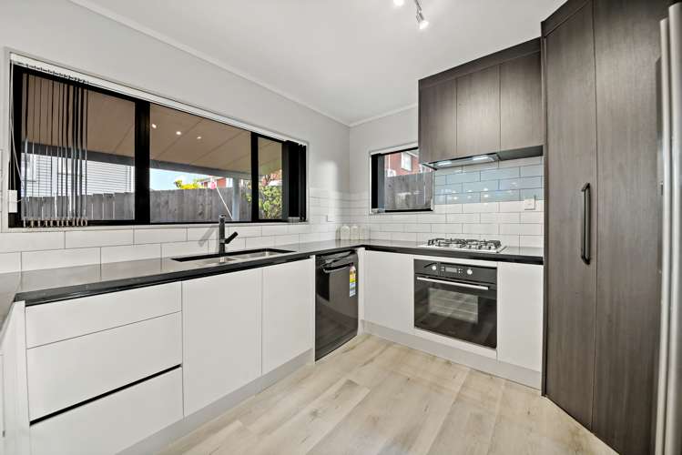 2/7 Duke Street Papakura_31