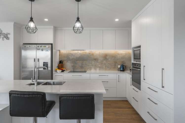 1 Makomako Crescent Wharewaka_16