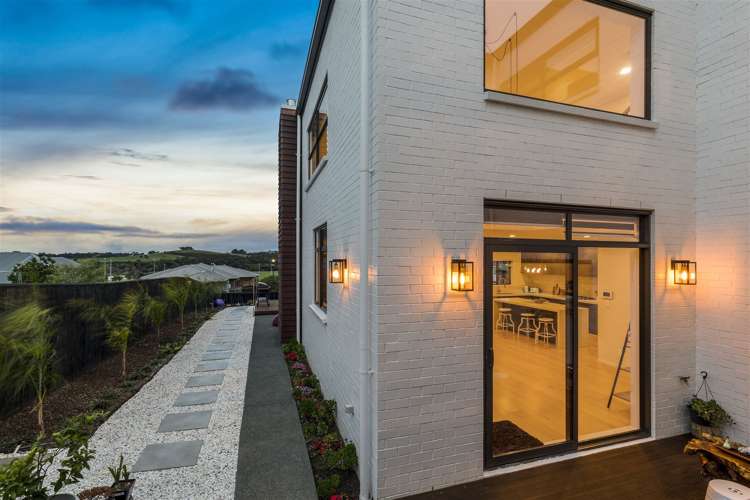 87 Liberty Crescent Beachlands_10