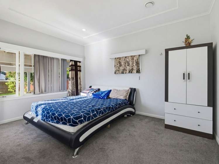 13 Great south road Papatoetoe_8