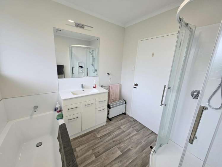 17 Awamoa Road_5
