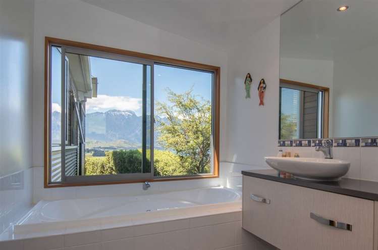 5 Whitbourn Place Fernhill/Sunshine Bay_14