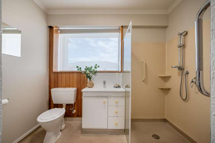 146 Shortland Street Aranui_17