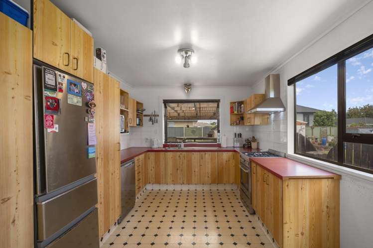 15 Pemberton Crescent Greerton_6