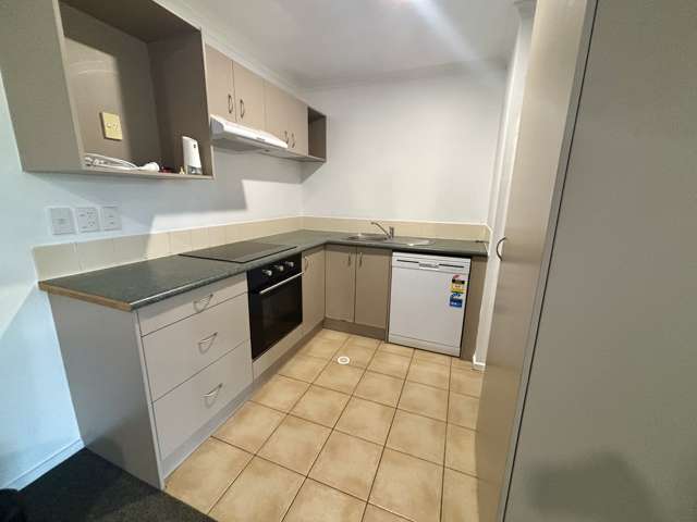 2P/1 Wadier Place Henderson_2