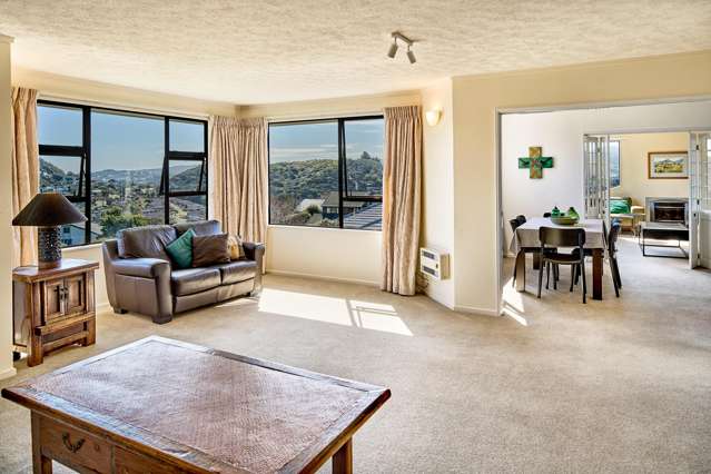 1 The Top Gallant Whitby_2