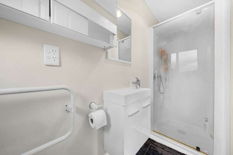 3 Plumstead Rise Glen Eden_18