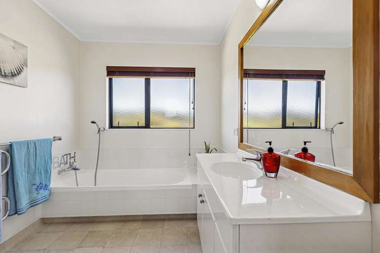 6 Voyager Way Whitby_13