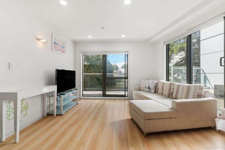 218/4 Wagener Place Mt Albert_13